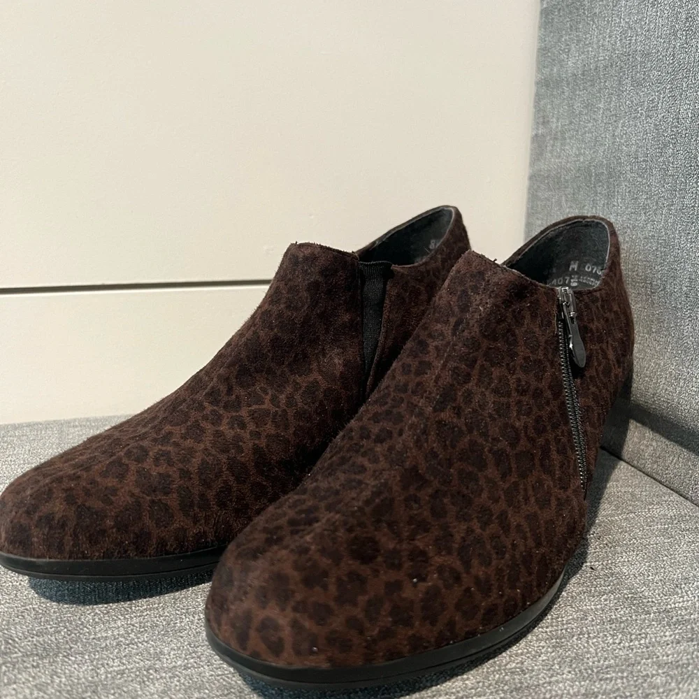 Munro Womens Brown Leopard Print Fabric Zip Up Booties - Picture 6 of 6